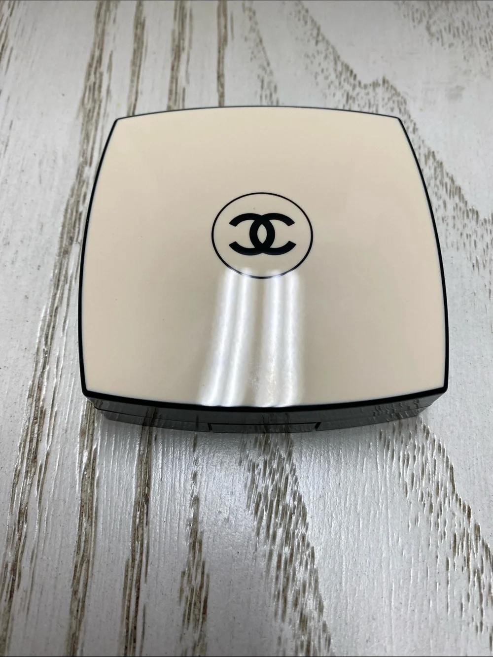 Chanel Limited Edition Les Beiges Essentials Summer Pouch - Picture 9 of 16
